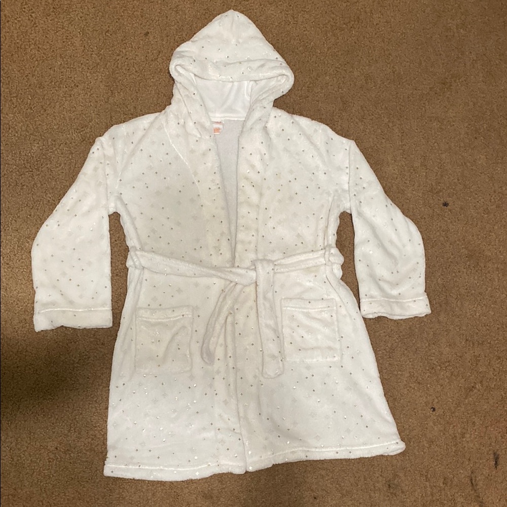 Cozy White Hooded Bathrobe
